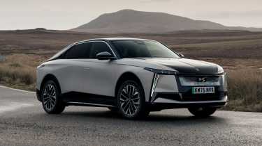DS No8 Hybrid - front static