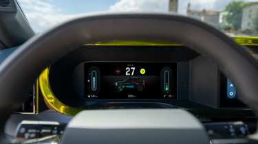 Fiat Grande Panda Hybrid La Prima - dials