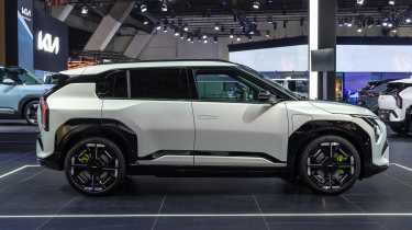Kia EV3 GT - side