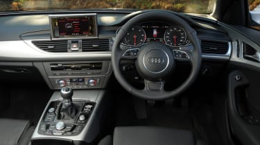 Audi A6 Avant 2.0 TDI SE dash