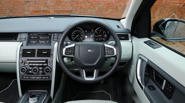 Land Rover Discovery Sport - cabin