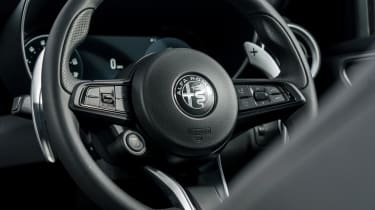 Alfa Romeo Giulia - steering wheel