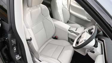Volvo EX60 2026 - front seats