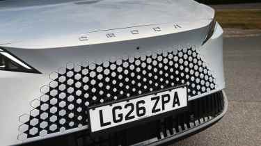 Omoda 7 SHS-P Noble Tech - grille