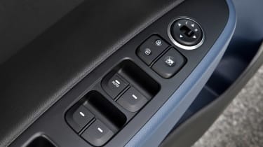 Hyundai i10 1.2 Premium door controls