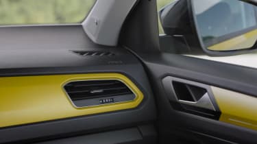 Volkswagen T-Roc teaser video interior
