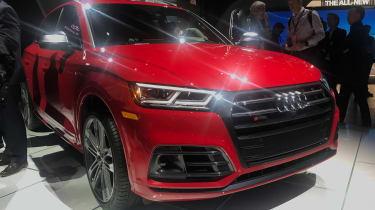 Audi SQ5 - show front red