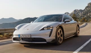 Porsche Taycan Cross Turismo - front