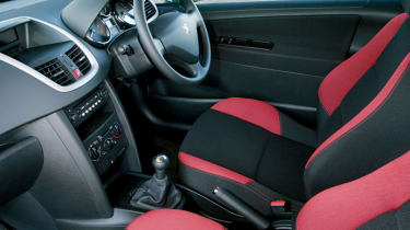 Peugeot 207 S interior