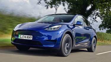 Tesla Model Y - front tracking 