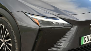 Lexus RZ 450e - headlights