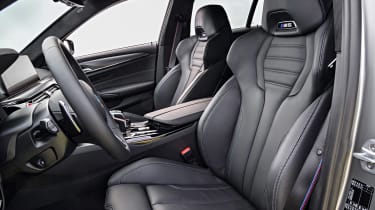 BMW M5 Competition - front seats
