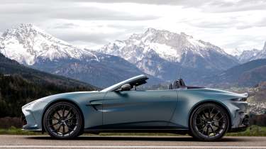Aston Martin Vantage Roadster - side roof down