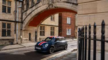 MINI Cooper Oxford Edition - front Oxford