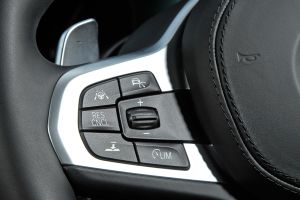 BMW 5 Series Touring - steering wheel controls