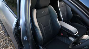 Renault Megane E-Tech - front seats