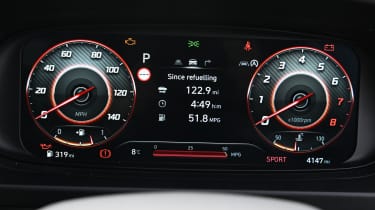 Hyundai i20 - driver display