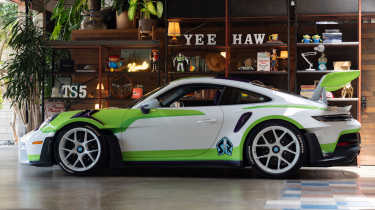 Porsche 911 Buzz Lightyear - side