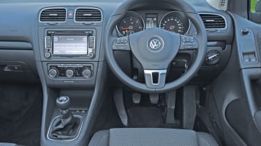 VW Golf 2.0 TDI Match dash
