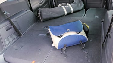 Ford S-MAX load space