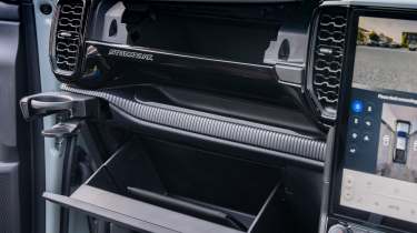 Ford Ranger - glove box