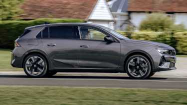 Vauxhall Astra - dynamic side profile