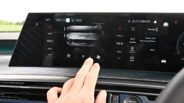 Peugeot 5008 Hybrid GT long-term - screen