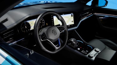 2023 Volkswagen Touareg - dashboard
