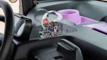 Citroen Ami Buggy Rip Curl - dashboard with ornament