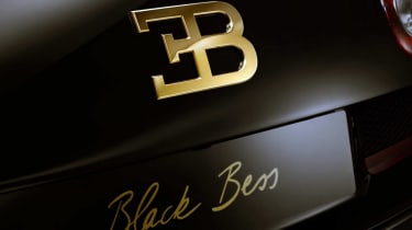 Bugatti-Veyron-Black-Bess-Grand-Sport-Vitesse-badge