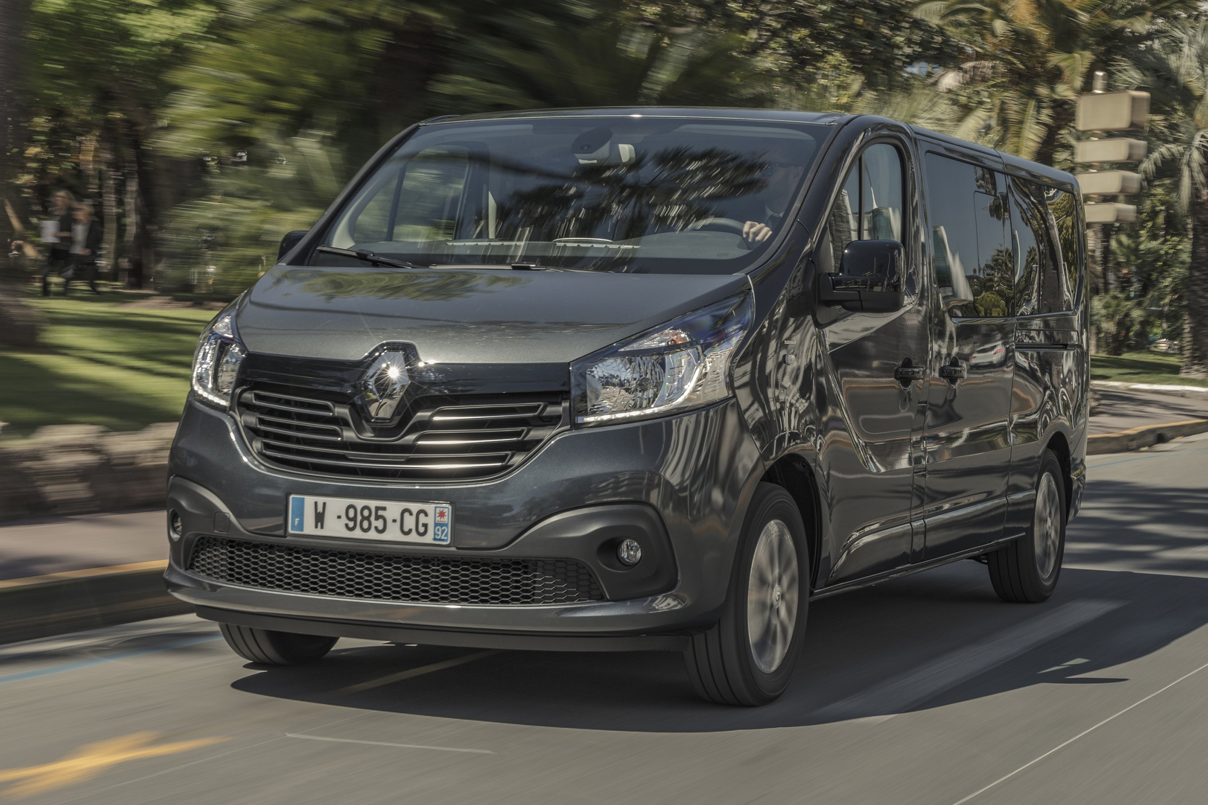 Nine-seat Renault Trafic SpaceClass van introduced  Auto 