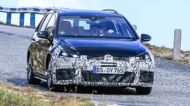 Volkswagen Golf R Estate facelift spied - 23