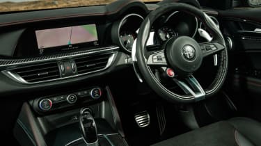 阿尔法罗密欧Stelvio Quadrifoglio——小屋