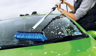 Wash brushes header