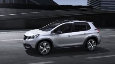 Peugeot 2008 2016 - white side tracking