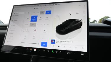 Tesla Model Y - central screen