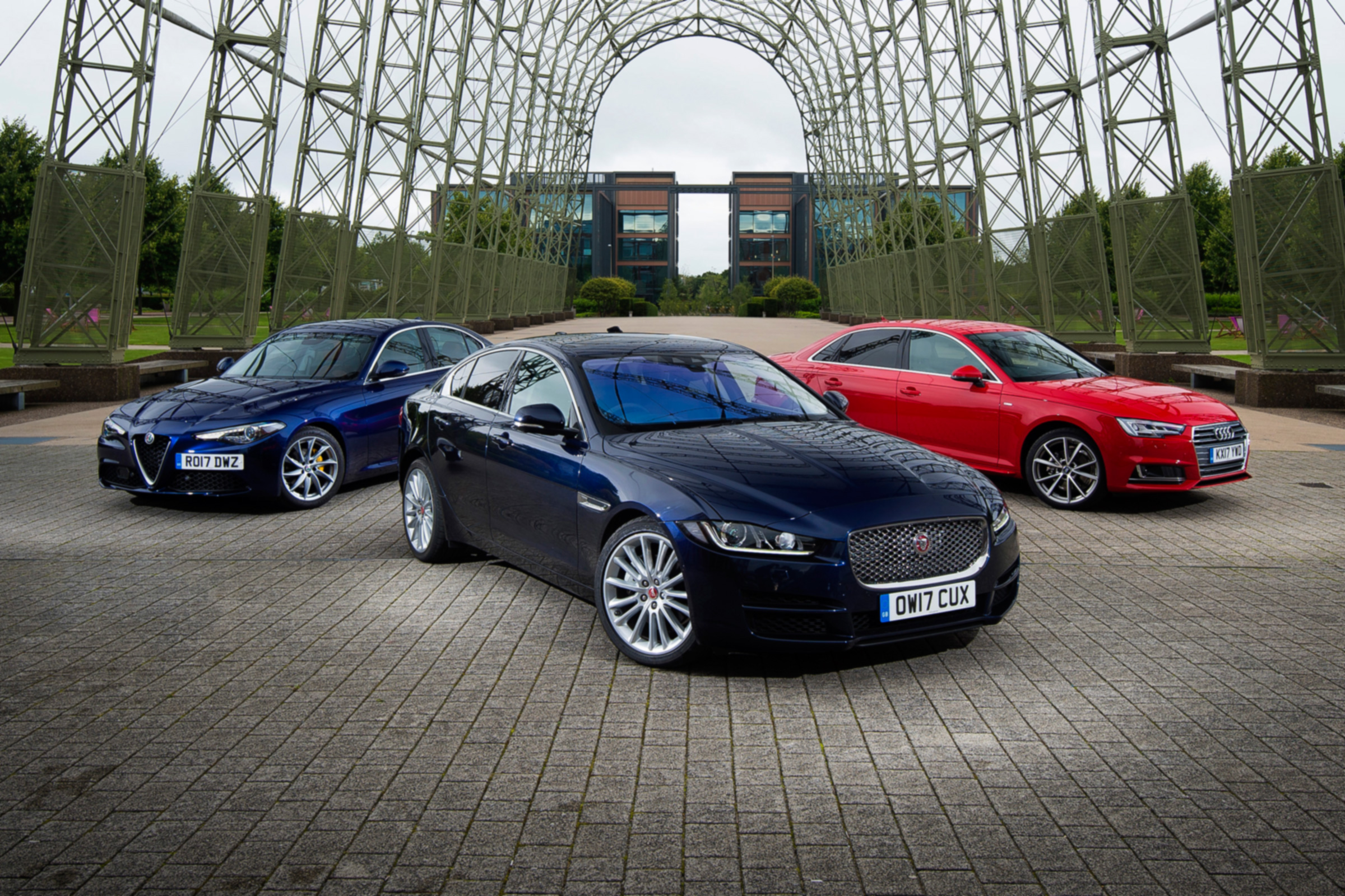 2017 Audi A 4 Vs Jaguar Xe