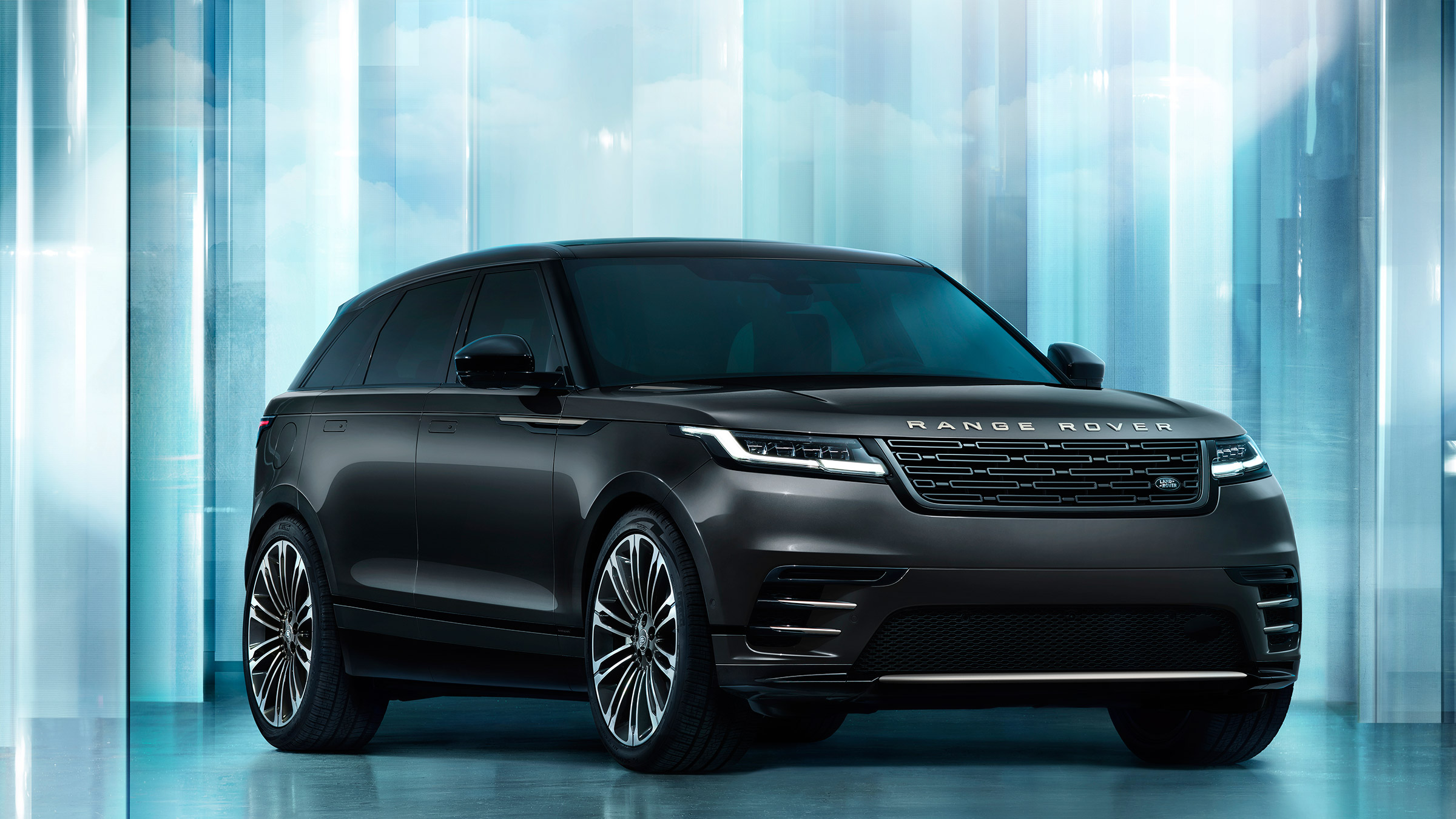 In pics: 2024 Range Rover Evoque revealed with a curved screen