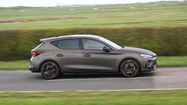 Cupra Leon - side action