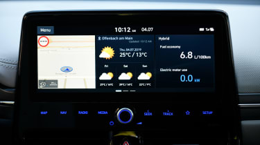 Hyundai Ioniq Hybrid - infotainment