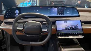 Lucid Gravity - dashboard