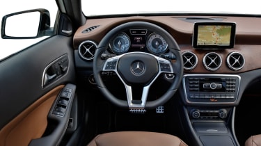 Mercedes GLA 250 SE - interior