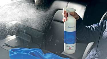 Winter car checklist - glass cleaner 