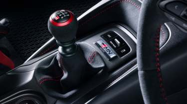 Toyota GRMN Corolla - gear stick