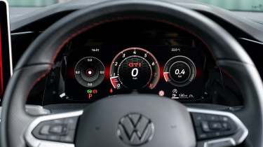 Volkswagen Golf GTI Clubsport - dashboard screen