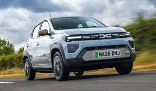 Dacia Spring Extreme - front tracking