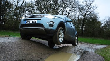 Land Rover Discovery Sport - front off-road