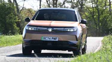 Vauxhall Grandland - front, full width alt