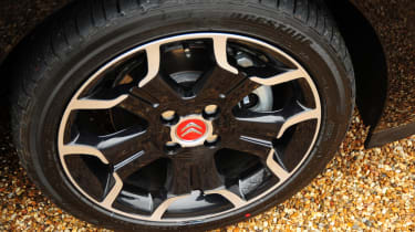 Citroen DS3 Red Edition wheel