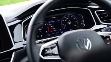 Volkswagen T-Cross - dashboard screen